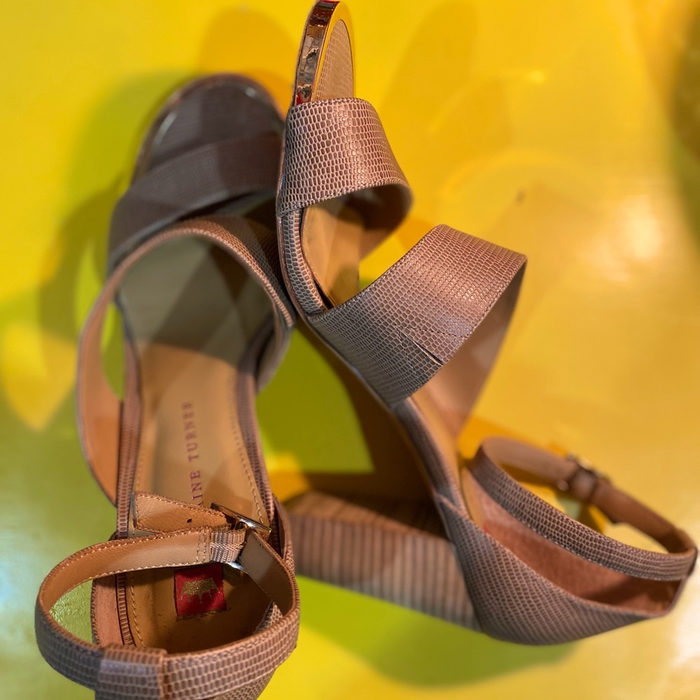 Elaine Turner block heel open toe heels